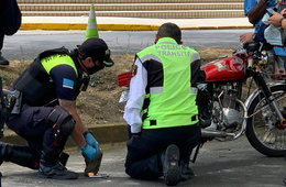  Chofer sin licencia que intentó burlar retén se quedó sin moto y con dos multas 